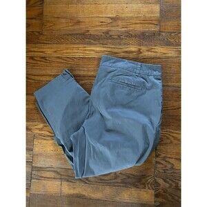 Van Heusen Pants Womens 18 short Gray Sateen Capri Pants Modern Fit Stretch